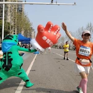 特色助威燃动赛道！稻香社区拉拉队成中国网谷健康跑亮眼风景线