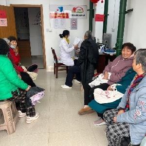 二月二龙抬头 老兵义剪显身手——银花社区退役军人志愿服务暖民心