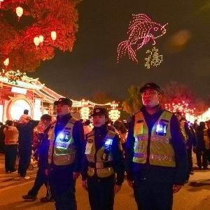 东西湖“警红协作”点亮元宵平安灯
