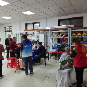 胃肠筛查护安康，公益理发惠民生 —— 恒春里社区开展便民服务活动