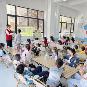 小小中国心・长长传承路——刘家墩社区举办红色主题读书会