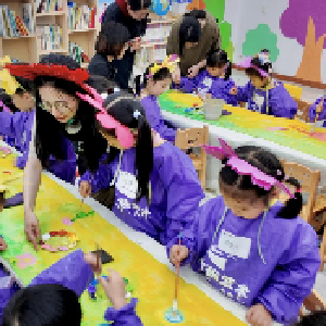 恋湖社区亲子艺术公益课，让教育在花香中发生