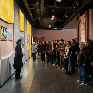 首义碑前祭英烈 赓续精神向未来