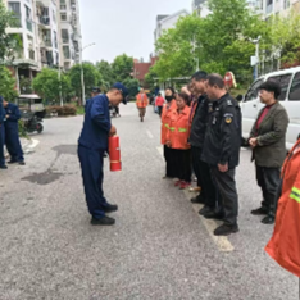 消防检查+实战演练，筑牢居民安全防线