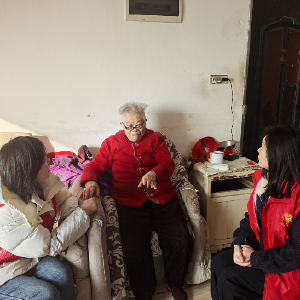 积分兑温情 薪火暖桑榆——白鹤嘴社区开展薪火互助项目志愿者积分兑换活动