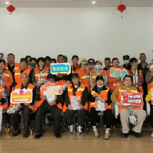 径河街电犁社区：情暖五一 致敬户外劳动者——工会驿站举办公益活动