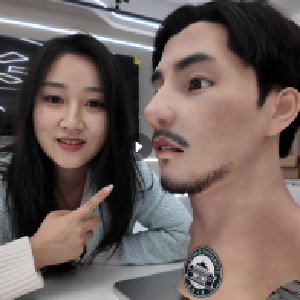 汉产机器人不再板着“机器脸”