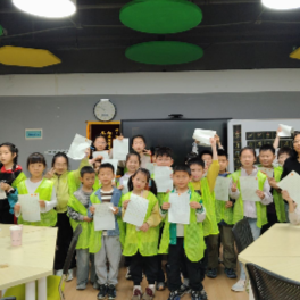 探寻汉字奥秘 书写笔墨童心——恒大城社区周末课堂“汉字趣写”主题活动