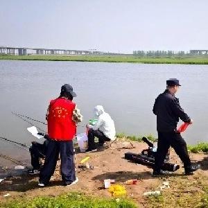 径河街综合执法中心：“花式”守护府河春日好风光