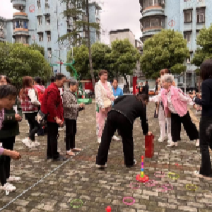 党建引领颂红歌 情暖桑榆聚民心——社区户外红歌联唱暨便民志愿服务活动简报