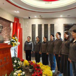 东西湖区径河街幼儿园第二片区联合党支部赴向警予烈士陵园开展祭扫活动