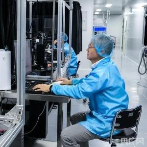 青春向上｜数据洪流何处去？中国青年科学家把答案写进玻璃里