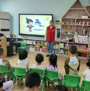 知识先行筑防线 实战演练护童心——银花社区联合开展“5·12全国防灾减灾日”主题宣传活动