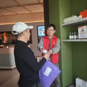 家门口的“桔子红了”小站正式亮相