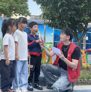 径河街沿海社区：临“震”不乱 安全“童”行——联合融创启辰幼儿园开展防震减灾应急演练