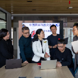 网谷巾帼之光 | 妇联执委田霞荣获湖北五一劳动奖章！