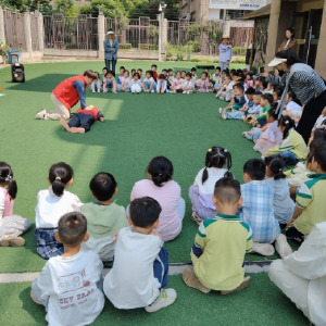 径河街金龙湾社区：练逃生 防溺水 学急救——金龙湾社区为幼儿上好“生命必修课”