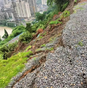“容不得半点虚功、半点侥幸”——湖北恩施“5·27”山体滑坡成功避险纪实