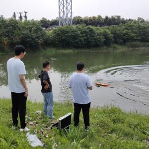 实操演练强本领 筑牢夏日防溺安全网——马池墩社区开展遥控救生艇实操演练活动