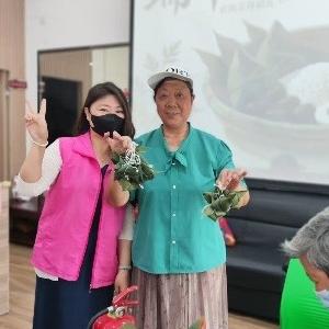一叶一线裹初心 巾帼担当践使命