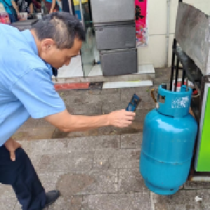 燃气宣传面对面 安全用气护平安——综合执法中心扎实开展“安全生产月”专项宣传行动