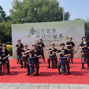 香粽连邻里 传统向世界——中外友邻共鄉端午