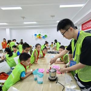 东西湖区暑期“爱心托管班”来了