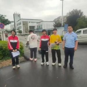 数年坚守，为学子赶考路护航