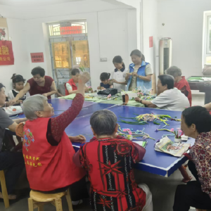 官塘角社区开展“大手牵小手 童趣暖夕阳”六一主题活动