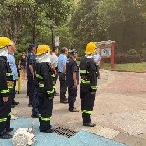 温情护老守民心 消防演练保平安——张家墩社区双线服务筑牢幸福平安防线