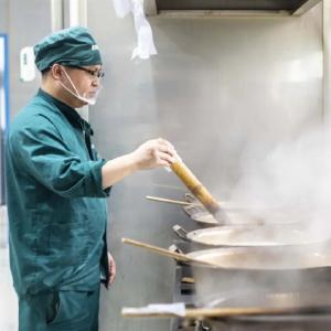 他为每一剂膏方守住100%合格线