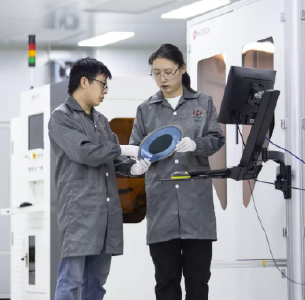 华工科技光模块产品“四代同堂”，光互联业务一季度净利润增长120%