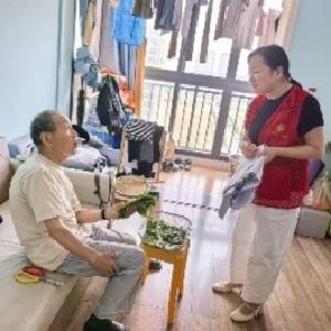 径河街青草湖社区：入户走访厚植民生底色 网格服务守护居民幸福