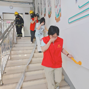 径河街电犁社区：筑牢托管班安全防线 守护青少年健康成长——联合三店消防站开展暑期托管班消防安全专项检查
