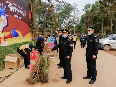 蔡甸区城管主动为武汉野生动物王国打造美好旅游环境