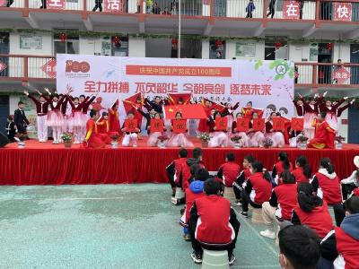 蔡甸：红色氛围浸润校园