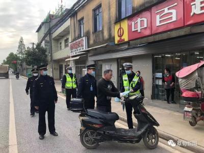 张湾街开展非机动车乱停乱放专项整治