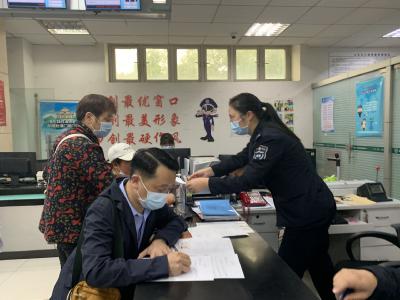 “一事联办”让群众少跑路，蔡甸公安试运行“新生儿落户”首接负责制 