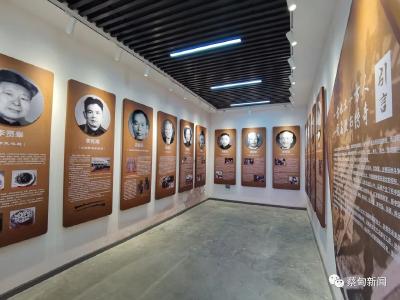 追寻红色记忆 小小袖珍博物馆成“网红”打卡点