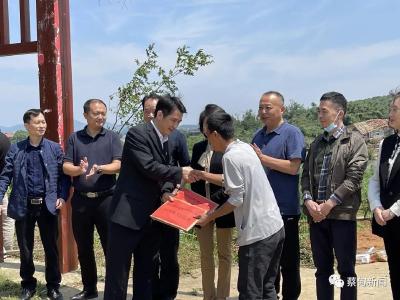  “国企联村”结对单位助力星光村灾后重建