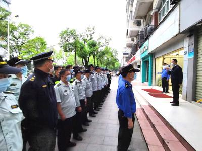 蔡甸城管重拳出击   持续开展菜市场整治工作