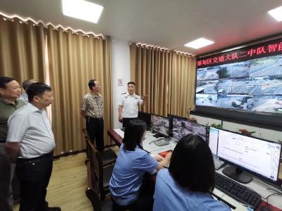 蔡甸区人大常委会视察交通安全保障设施建设情况