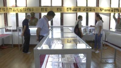 重温红色历史 蔡甸红色藏品展庆祝建党100周年