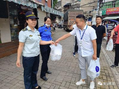 炎炎夏日 蔡甸爱心企业为“城市美容师”送清凉