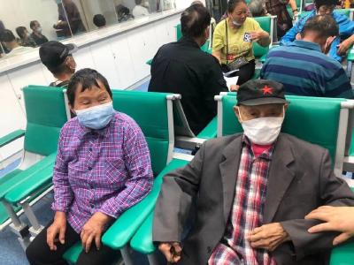 蔡甸区百岁老人为疫苗接种“代言”
