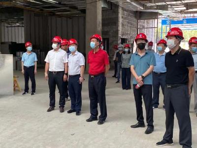 蔡甸区人大常委会主任会议视察地铁小镇、城市重点项目建设情况