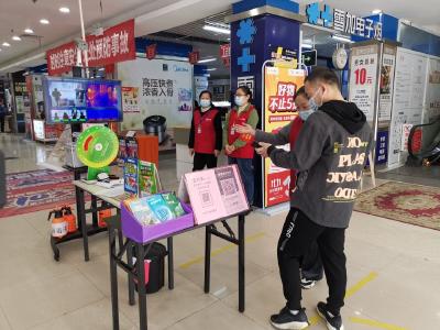 记者实地探访 蔡甸公共场所加大防控力度 筑牢“防疫墙”