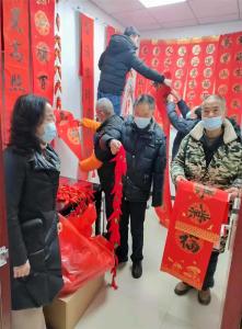 蔡甸永安社区：志愿服务送温暖 情谊暖寒冬
