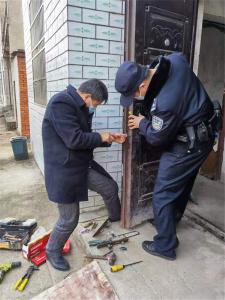  瘫痪老人受惊吓凌晨连打11个110 蔡甸民警冒雪寻人化解老人心结