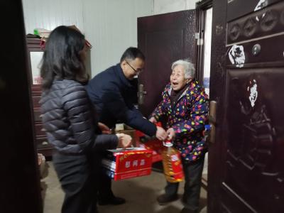 我为群众办实事丨节前慰问送祝福 寒冬关爱暖人心